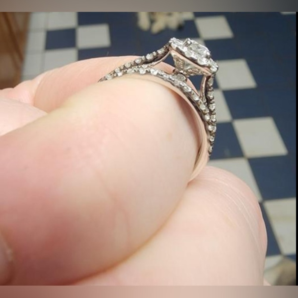 10k white gold 1k total wedding ring set. Mined diamonds. NOT LAB - Picture 8 of 10